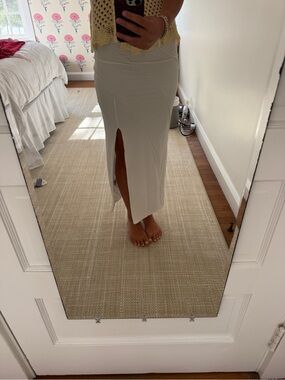 Princess Polly women’s midi/maxi skirt with slit - size 4 but fits 2